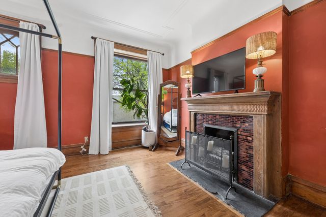 4451 S Ellis Avenue, Chicago, IL 60653