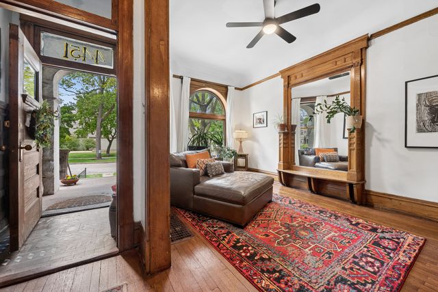 4451 S Ellis Avenue, Chicago, IL 60653