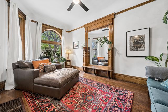 4451 S Ellis Avenue, Chicago, IL 60653