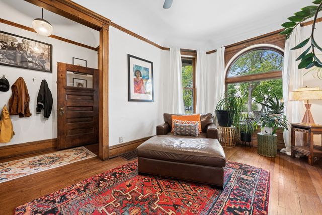 4451 S Ellis Avenue, Chicago, IL 60653