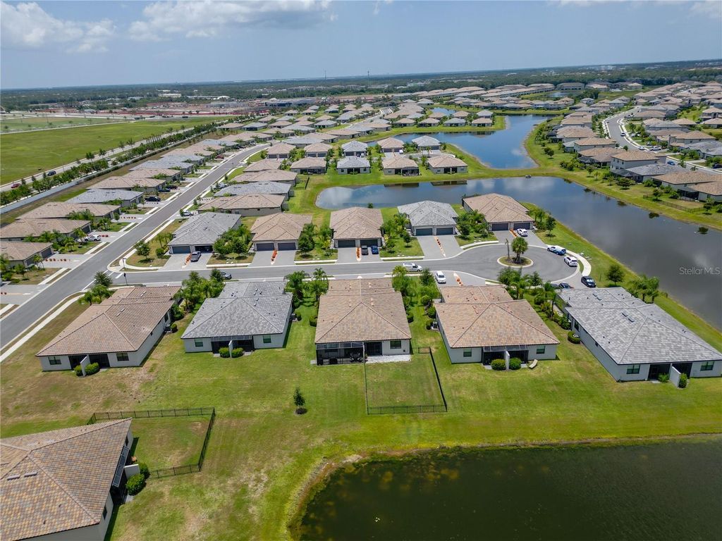 Image 19 of property listing at 5323 WHITE SAND COVE, Bradenton, FL 34211