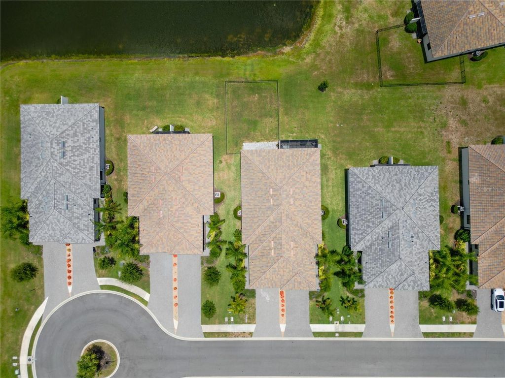 Image 21 of property listing at 5323 WHITE SAND COVE, Bradenton, FL 34211