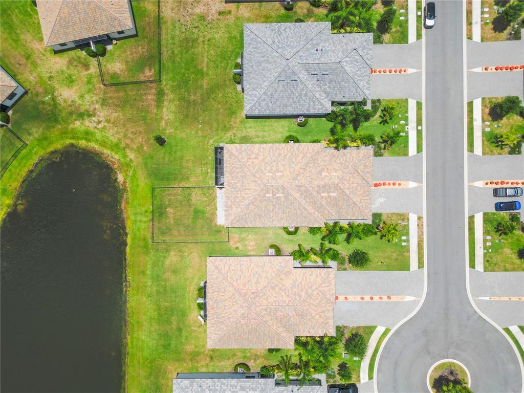Image 22 of property listing at 5323 WHITE SAND COVE, Bradenton, FL 34211