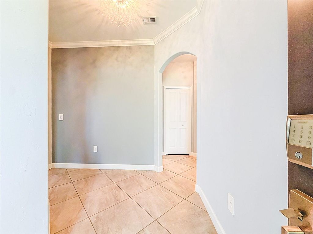 Image 31 of property listing at 5323 WHITE SAND COVE, Bradenton, FL 34211