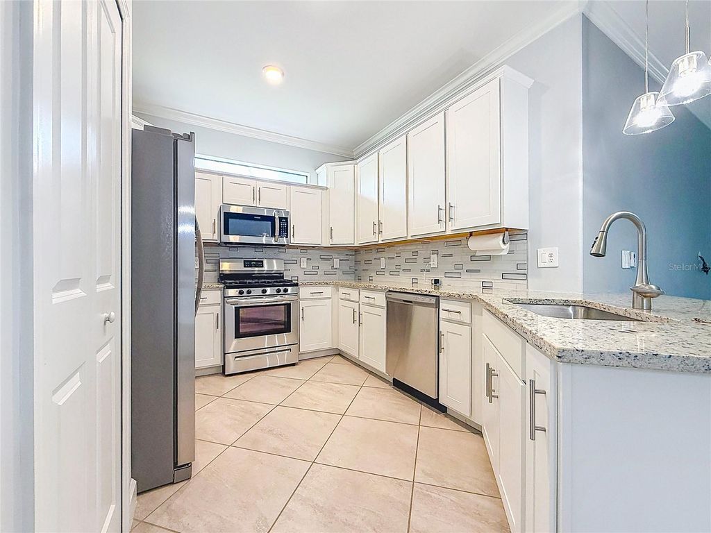 Image 34 of property listing at 5323 WHITE SAND COVE, Bradenton, FL 34211