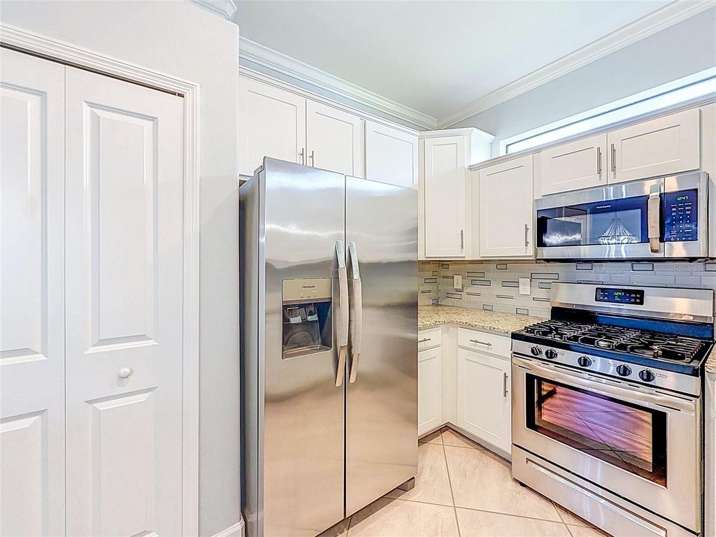 Image 37 of property listing at 5323 WHITE SAND COVE, Bradenton, FL 34211