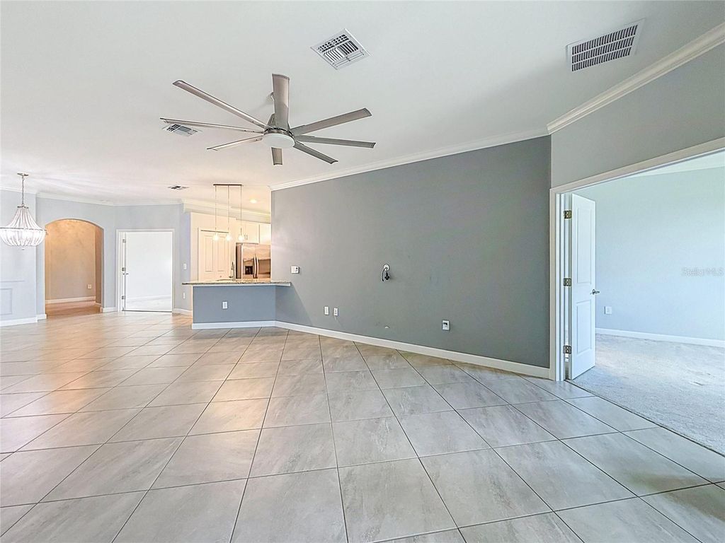 Image 40 of property listing at 5323 WHITE SAND COVE, Bradenton, FL 34211