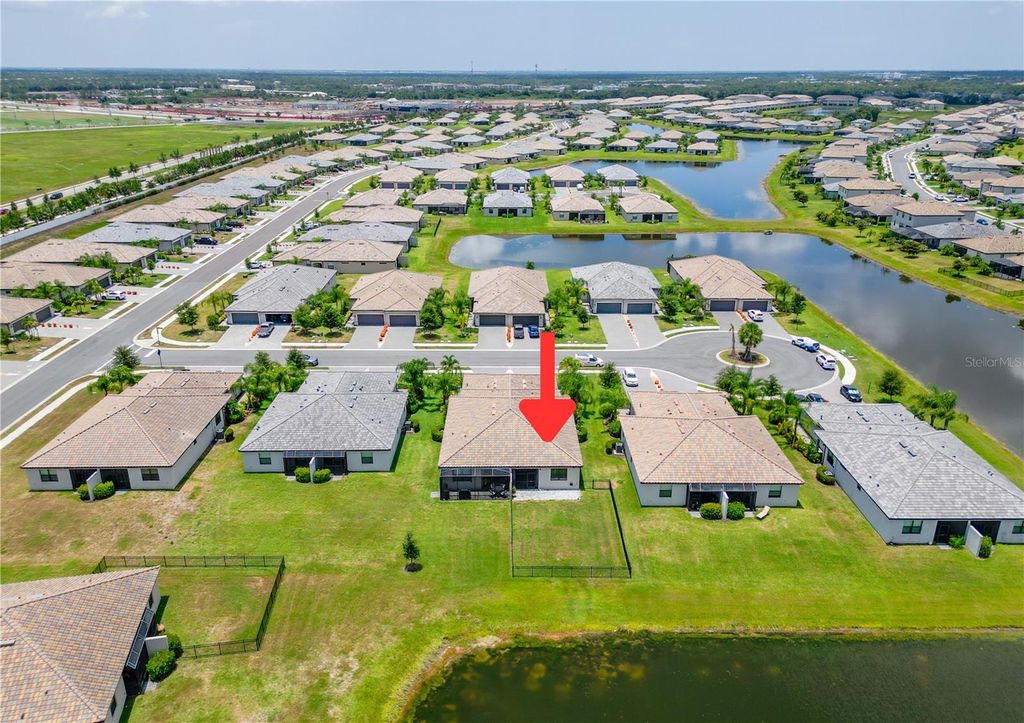 Image 5 of property listing at 5323 WHITE SAND COVE, Bradenton, FL 34211
