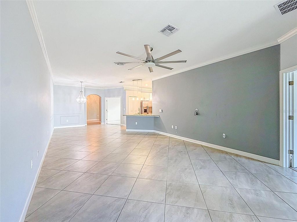 Image 41 of property listing at 5323 WHITE SAND COVE, Bradenton, FL 34211