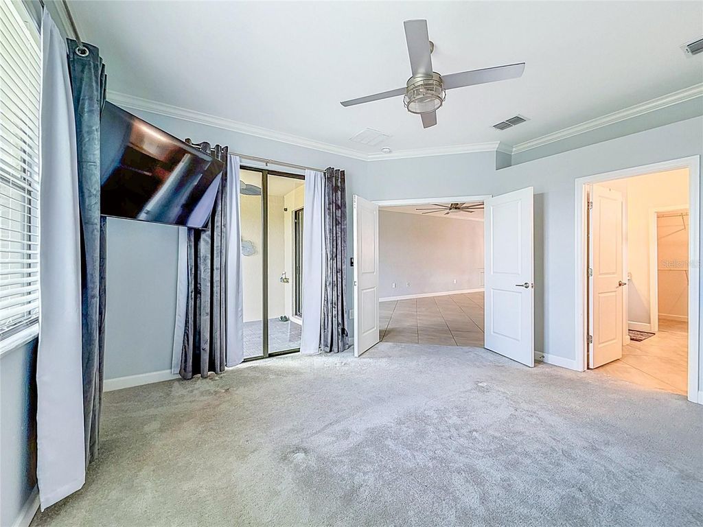 Image 45 of property listing at 5323 WHITE SAND COVE, Bradenton, FL 34211