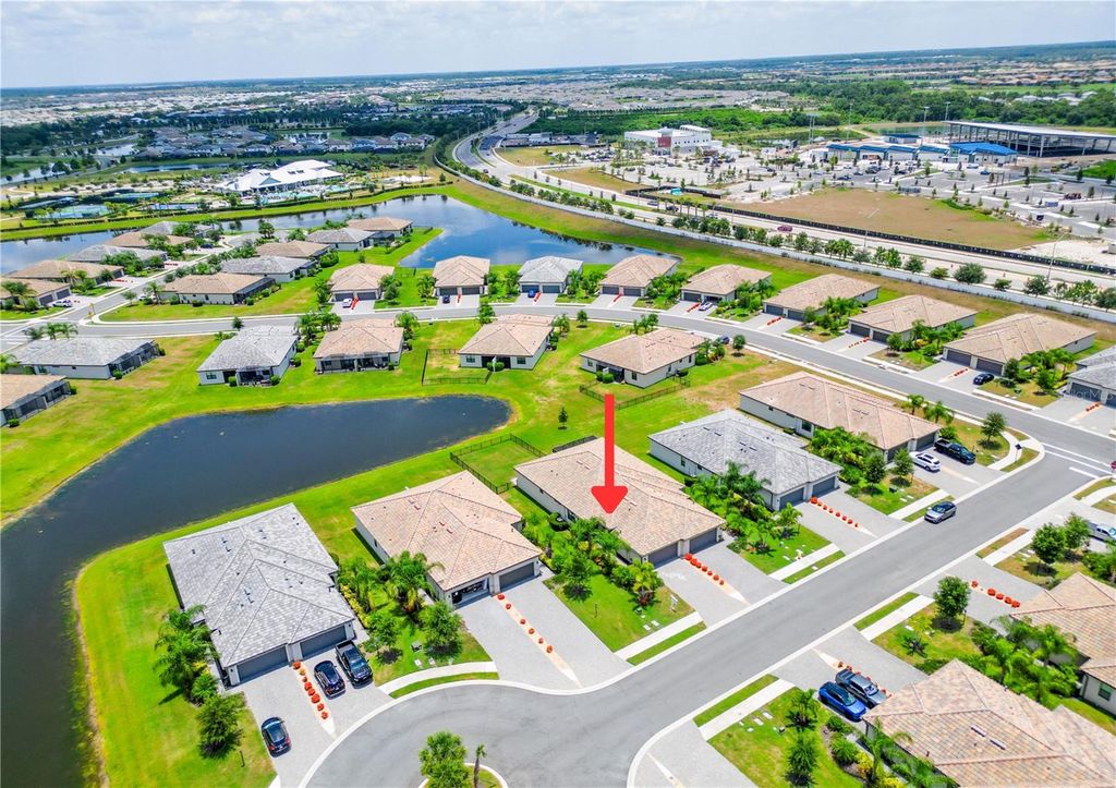 Image 6 of property listing at 5323 WHITE SAND COVE, Bradenton, FL 34211