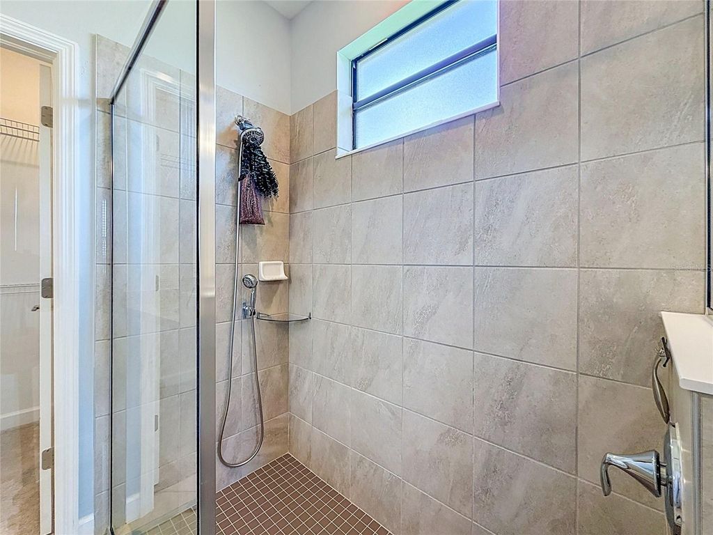 Image 52 of property listing at 5323 WHITE SAND COVE, Bradenton, FL 34211