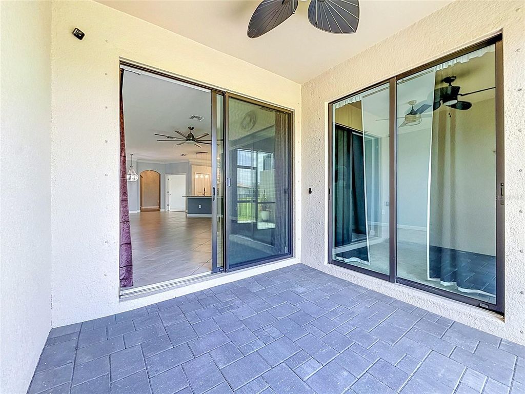 Image 54 of property listing at 5323 WHITE SAND COVE, Bradenton, FL 34211