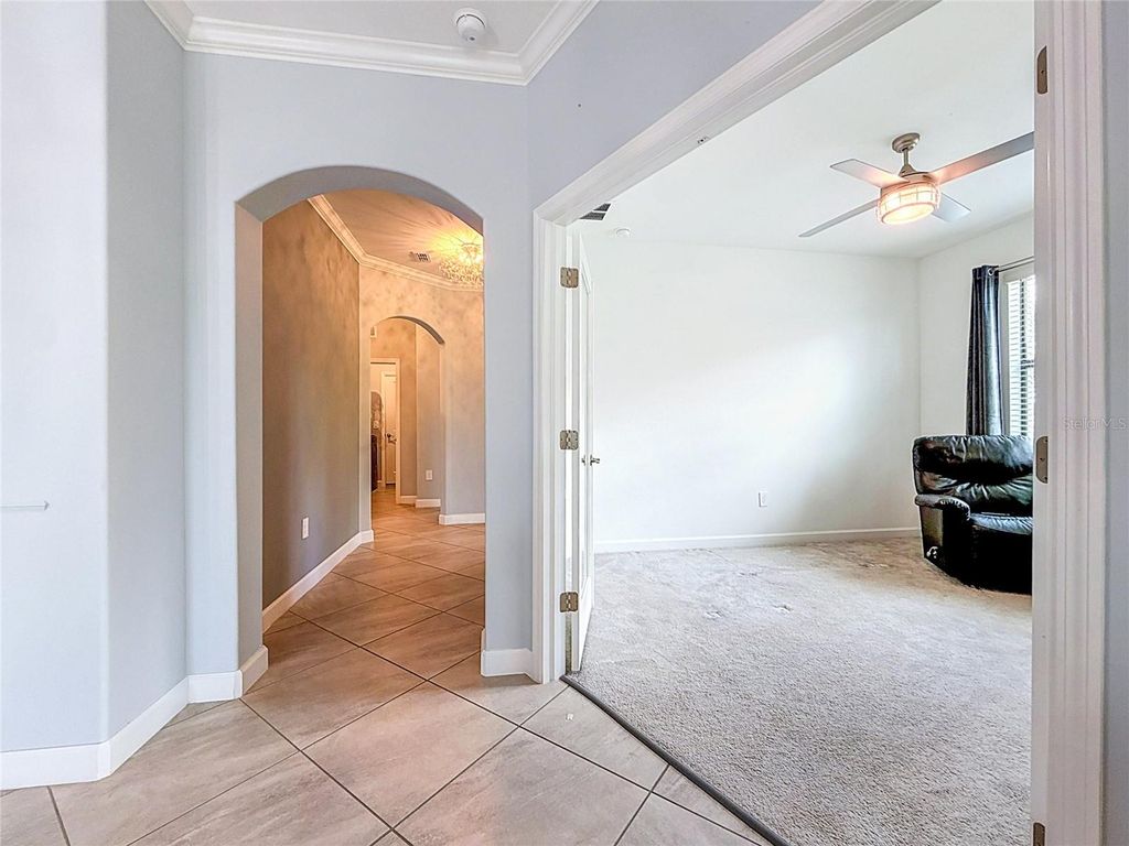 Image 60 of property listing at 5323 WHITE SAND COVE, Bradenton, FL 34211