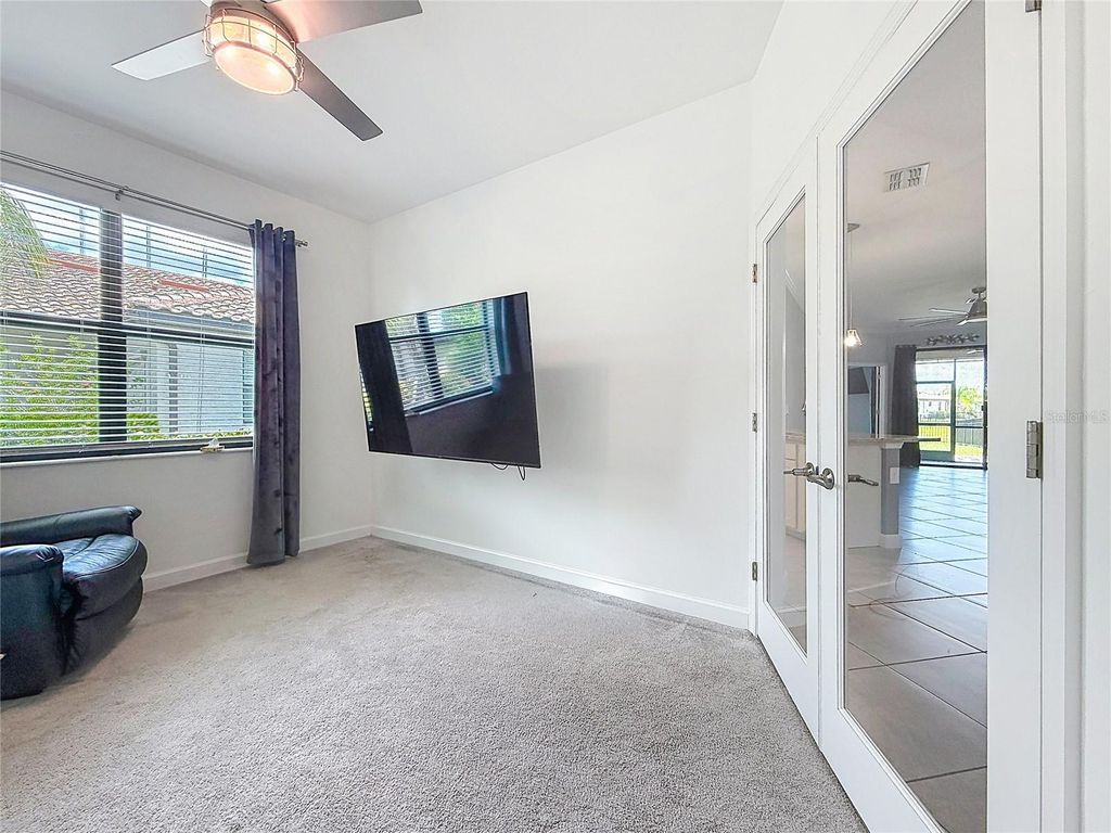 Image 62 of property listing at 5323 WHITE SAND COVE, Bradenton, FL 34211