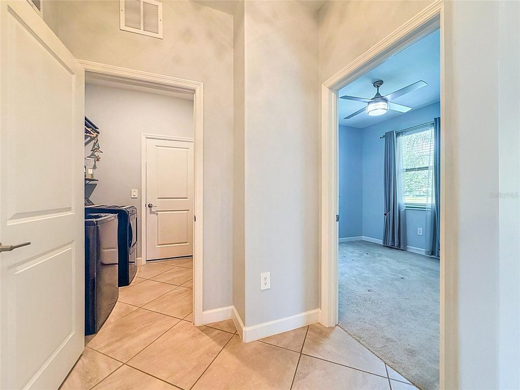 Image 64 of property listing at 5323 WHITE SAND COVE, Bradenton, FL 34211