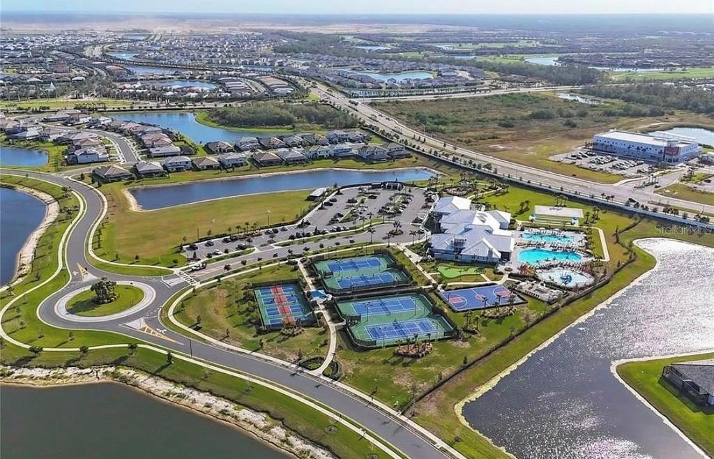 Image 73 of property listing at 5323 WHITE SAND COVE, Bradenton, FL 34211