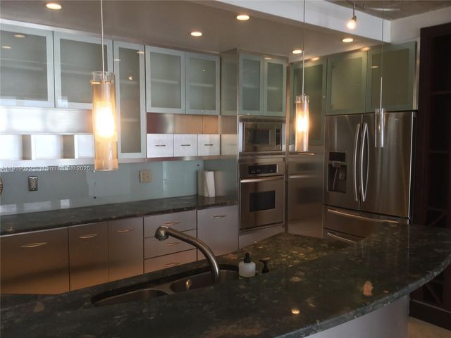 1408 Brickell Bay Dr 612, Miami, FL 33131