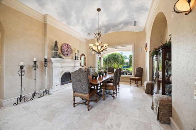 25 Kings Lake Estates Boulevard, Humble, TX 77346