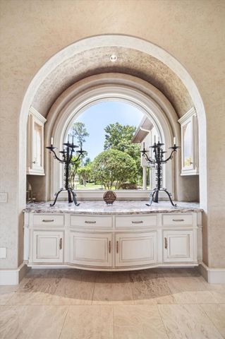 25 Kings Lake Estates Boulevard, Humble, TX 77346