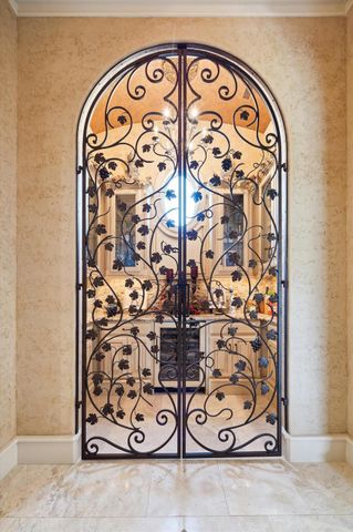 25 Kings Lake Estates Boulevard, Humble, TX 77346