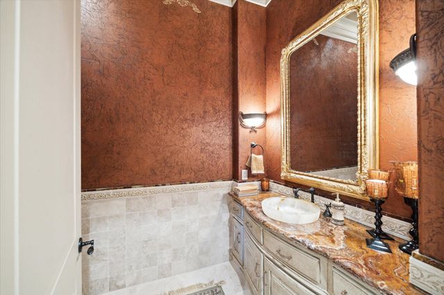 25 Kings Lake Estates Boulevard, Humble, TX 77346