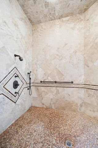 25 Kings Lake Estates Boulevard, Humble, TX 77346