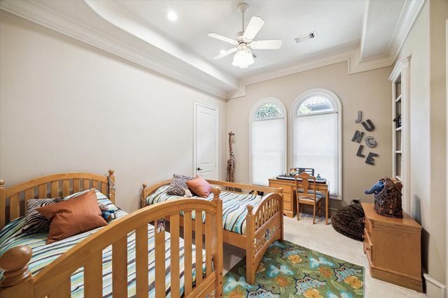 25 Kings Lake Estates Boulevard, Humble, TX 77346