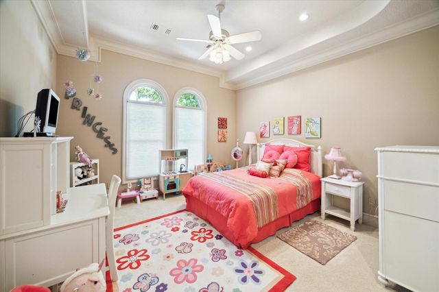25 Kings Lake Estates Boulevard, Humble, TX 77346