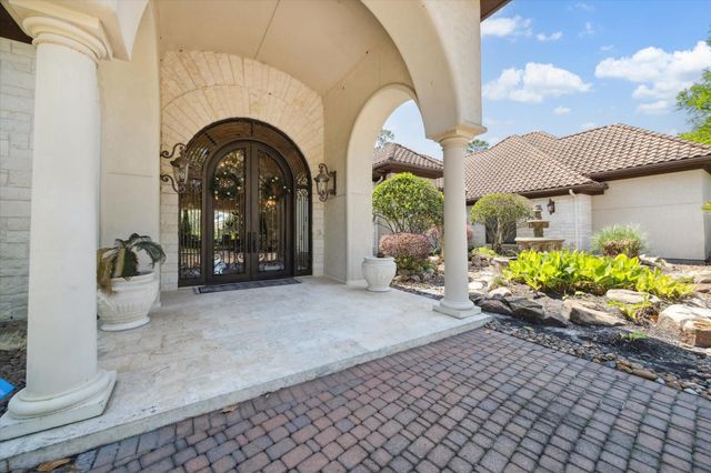 25 Kings Lake Estates Boulevard, Humble, TX 77346