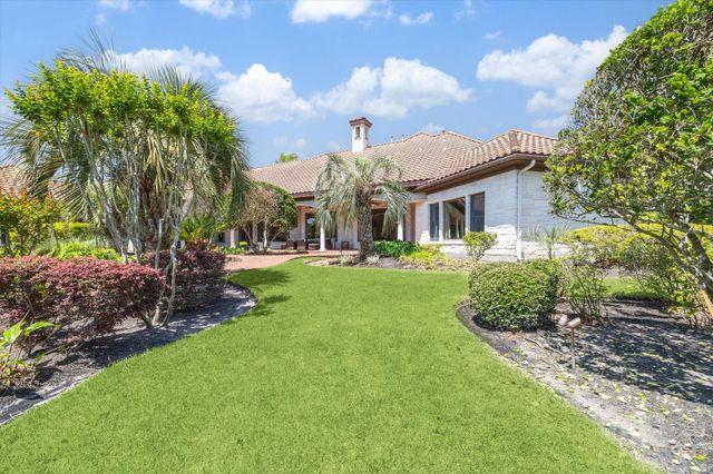 25 Kings Lake Estates Boulevard, Humble, TX 77346