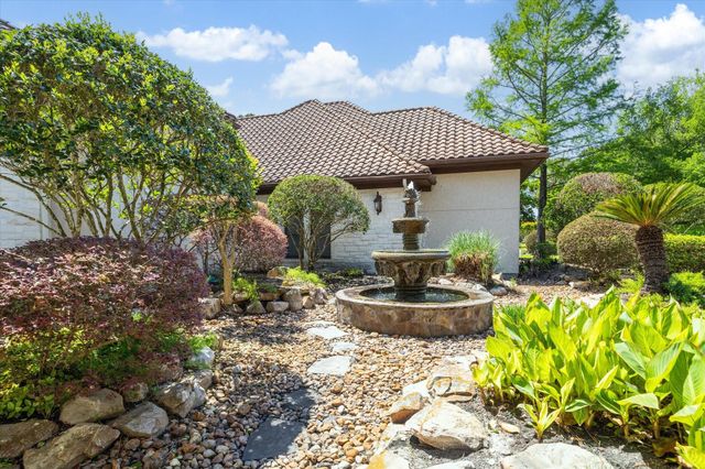 25 Kings Lake Estates Boulevard, Humble, TX 77346