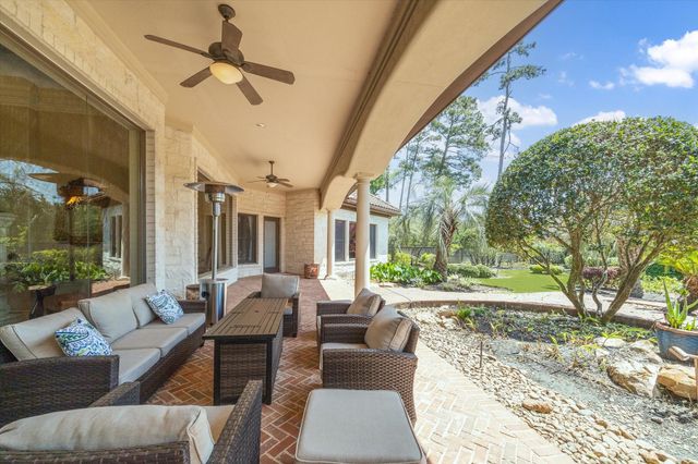 25 Kings Lake Estates Boulevard, Humble, TX 77346