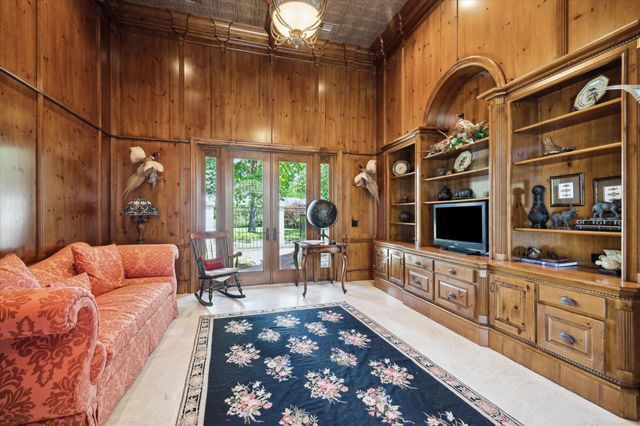 25 Kings Lake Estates Boulevard, Humble, TX 77346