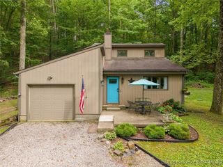 3962 S Fire Lane Road, Pekin, IN 47165