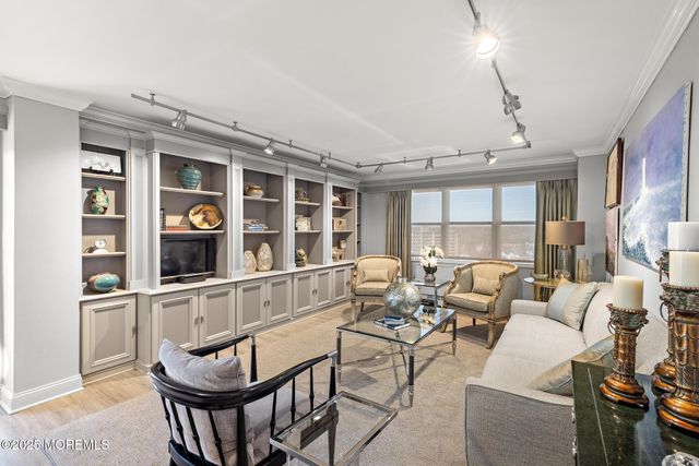 28 Riverside Avenue 10H, Red Bank, NJ 07701