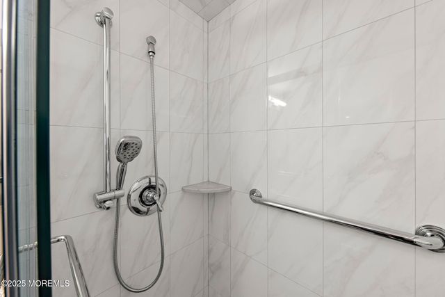 28 Riverside Avenue 10H, Red Bank, NJ 07701