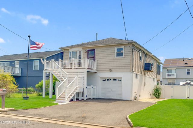 822 Prospect Avenue, Union Beach, NJ 07735