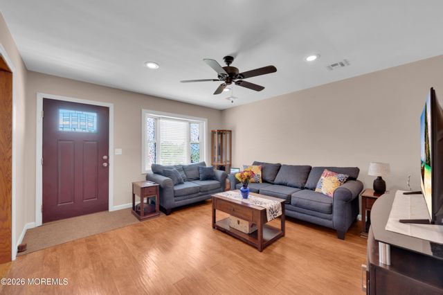 822 Prospect Avenue, Union Beach, NJ 07735