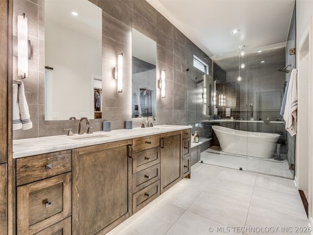 3661 S Lewis Avenue, Tulsa, OK 74105