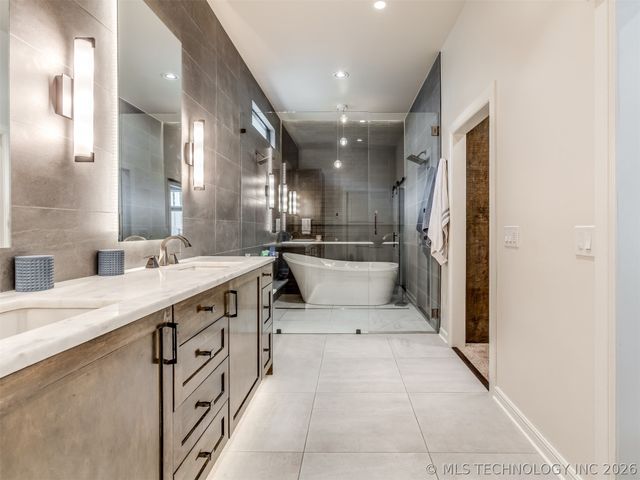 3661 S Lewis Avenue, Tulsa, OK 74105