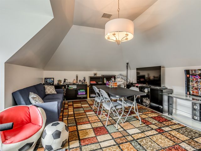 3661 S Lewis Avenue, Tulsa, OK 74105