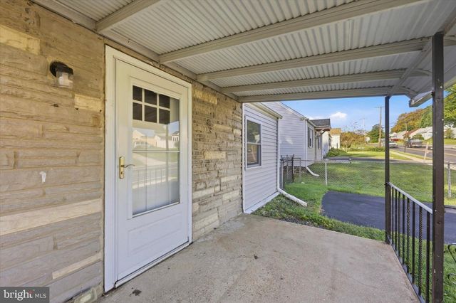 1815 W DUTTON MILL RD, Aston, PA 19014