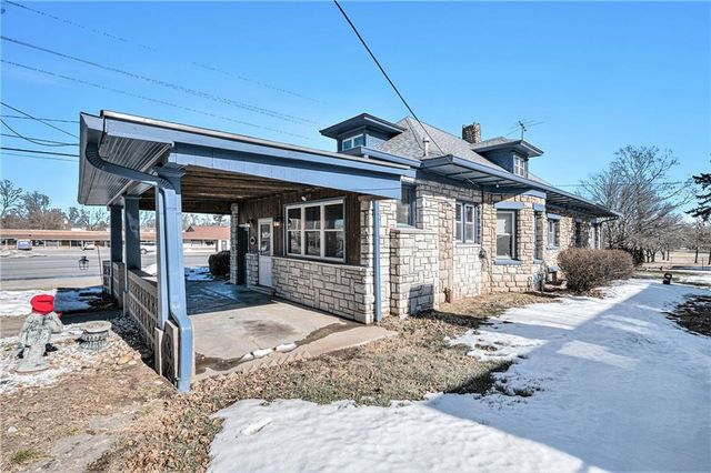 31 E Monroe (24 Hwy) Street, Buckner, MO 64016