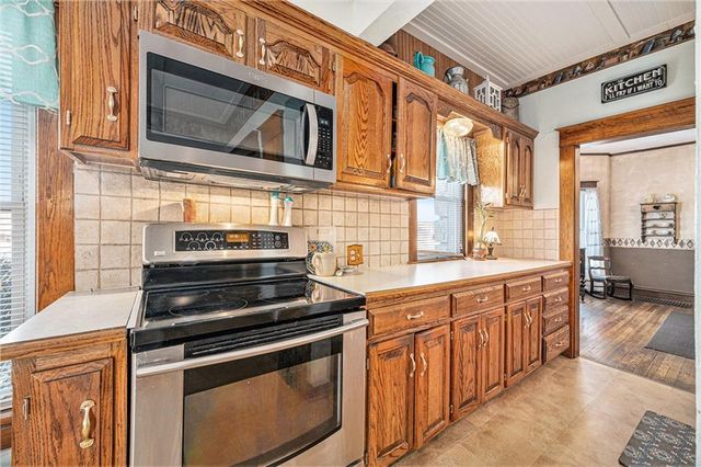 31 E Monroe (24 Hwy) Street, Buckner, MO 64016