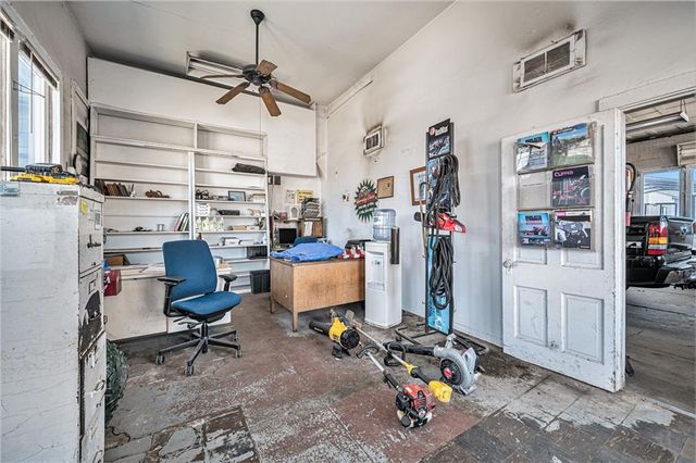 31 E Monroe (24 Hwy) Street, Buckner, MO 64016