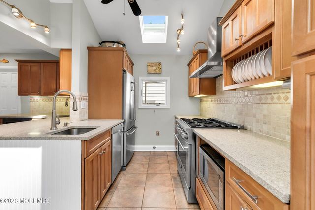 46 Oaklawn Road, Fair Haven, NJ 07704