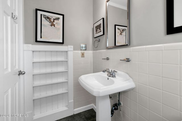 46 Oaklawn Road, Fair Haven, NJ 07704