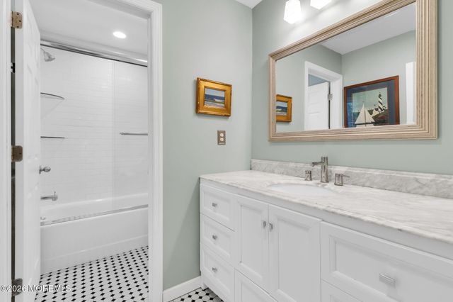 46 Oaklawn Road, Fair Haven, NJ 07704