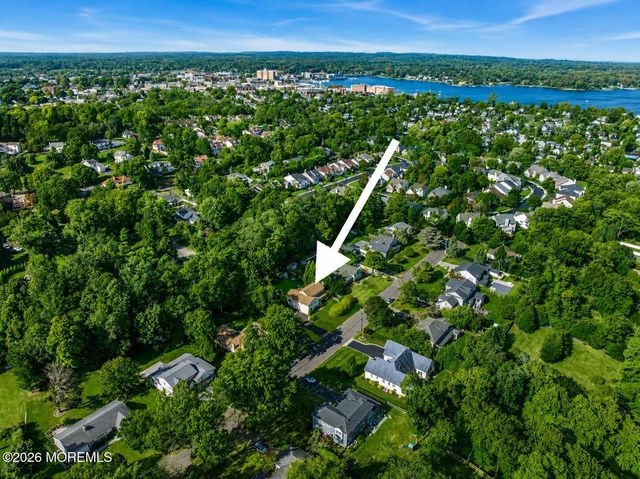 46 Oaklawn Road, Fair Haven, NJ 07704